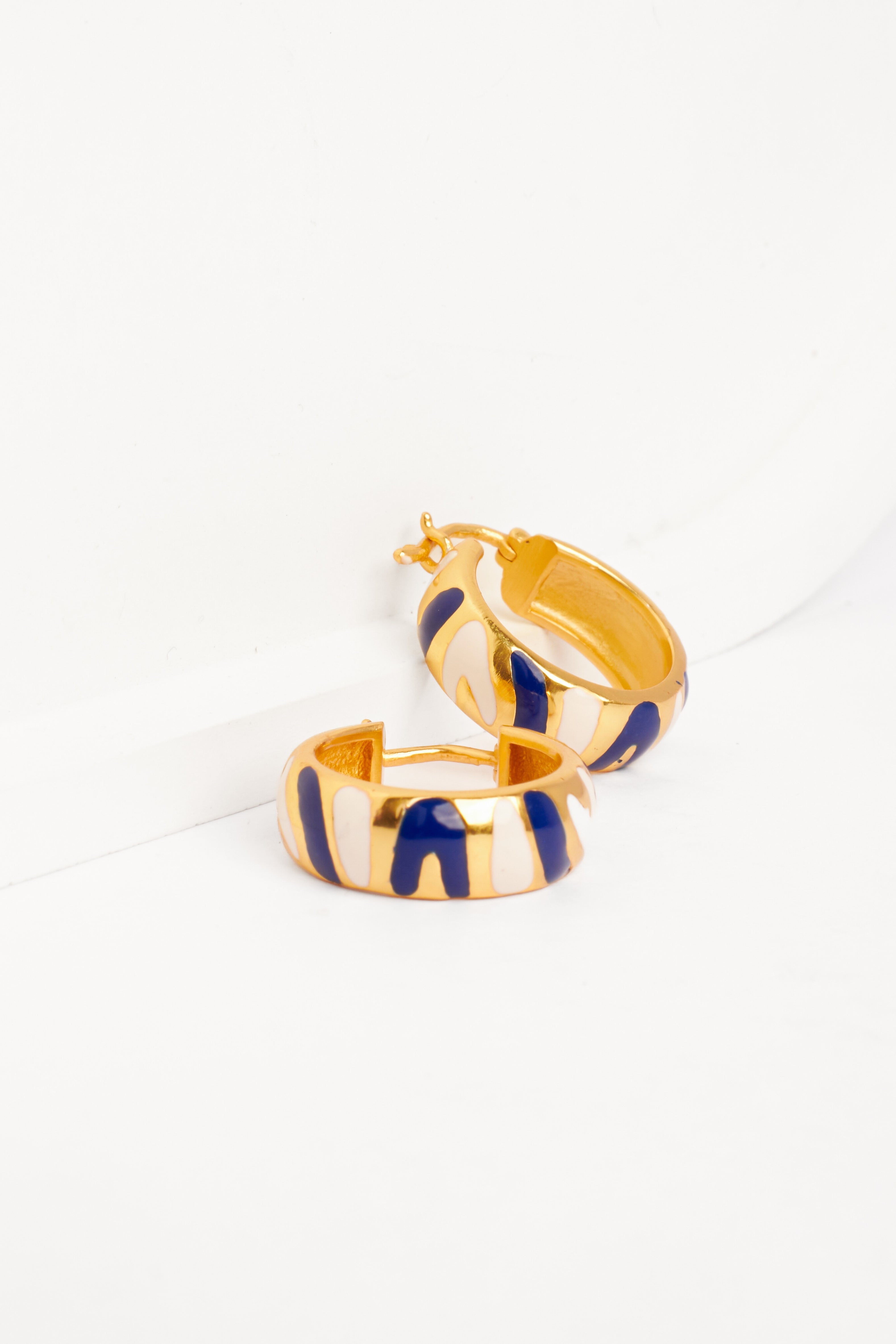 Marbled Elegance Hoop Earrings